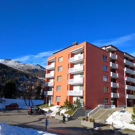 Skyline Apartments *