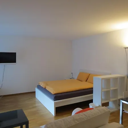 Skyline Apartments Apartment *